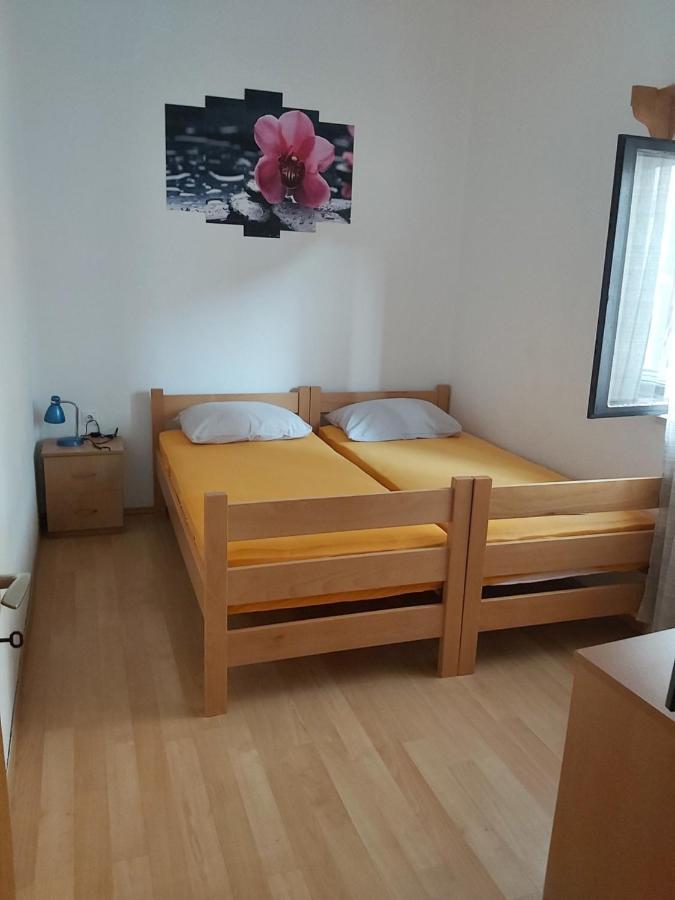Ferienwohnung Apartman Janja Bol Exterior foto